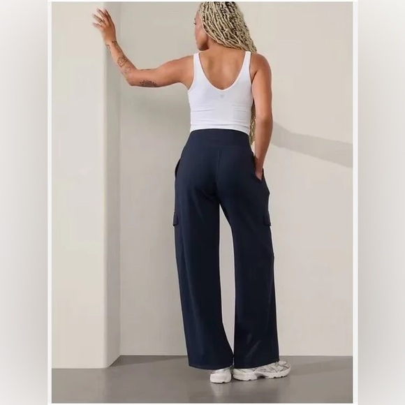 NWT Athleta Venice Cargo Wide Leg Pants Navy - Picture 3 of 11